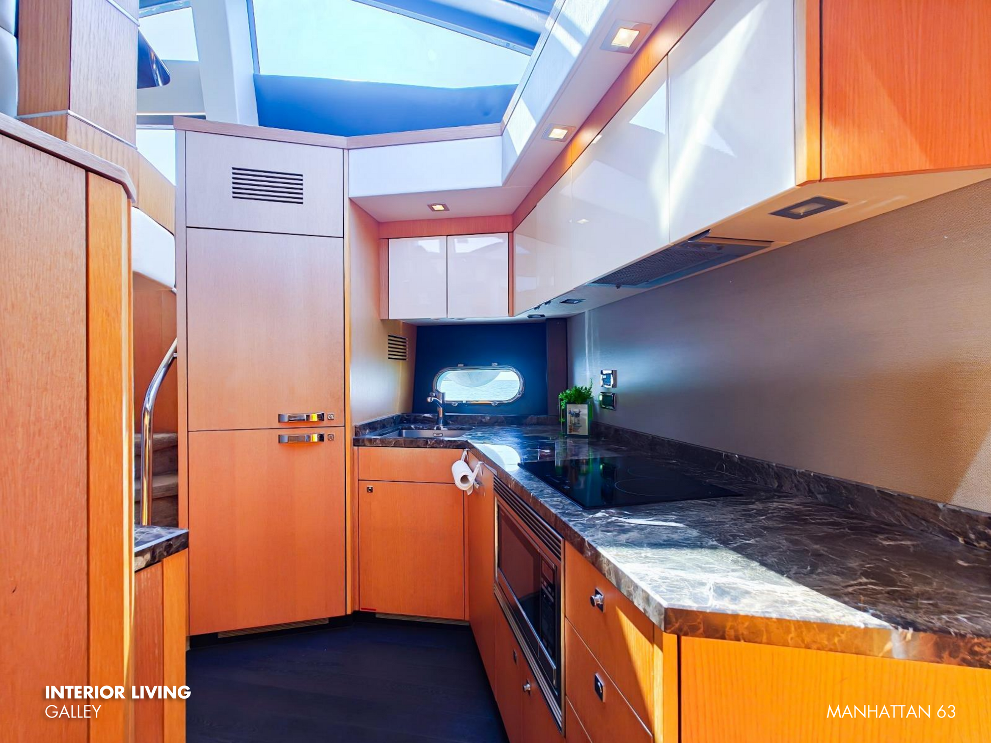 2013 SUNSEEKER MANHATTAN 63 BF