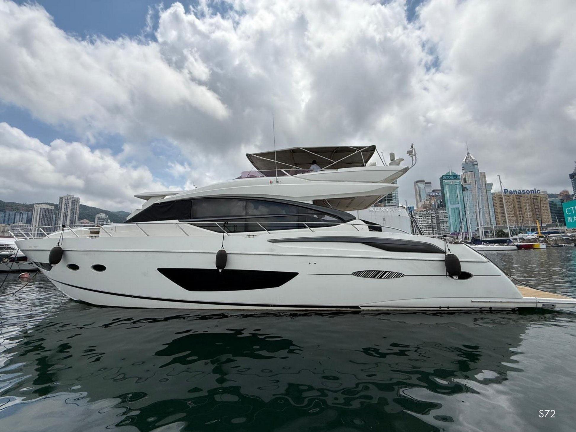 2016 PRINCESS S72 BF