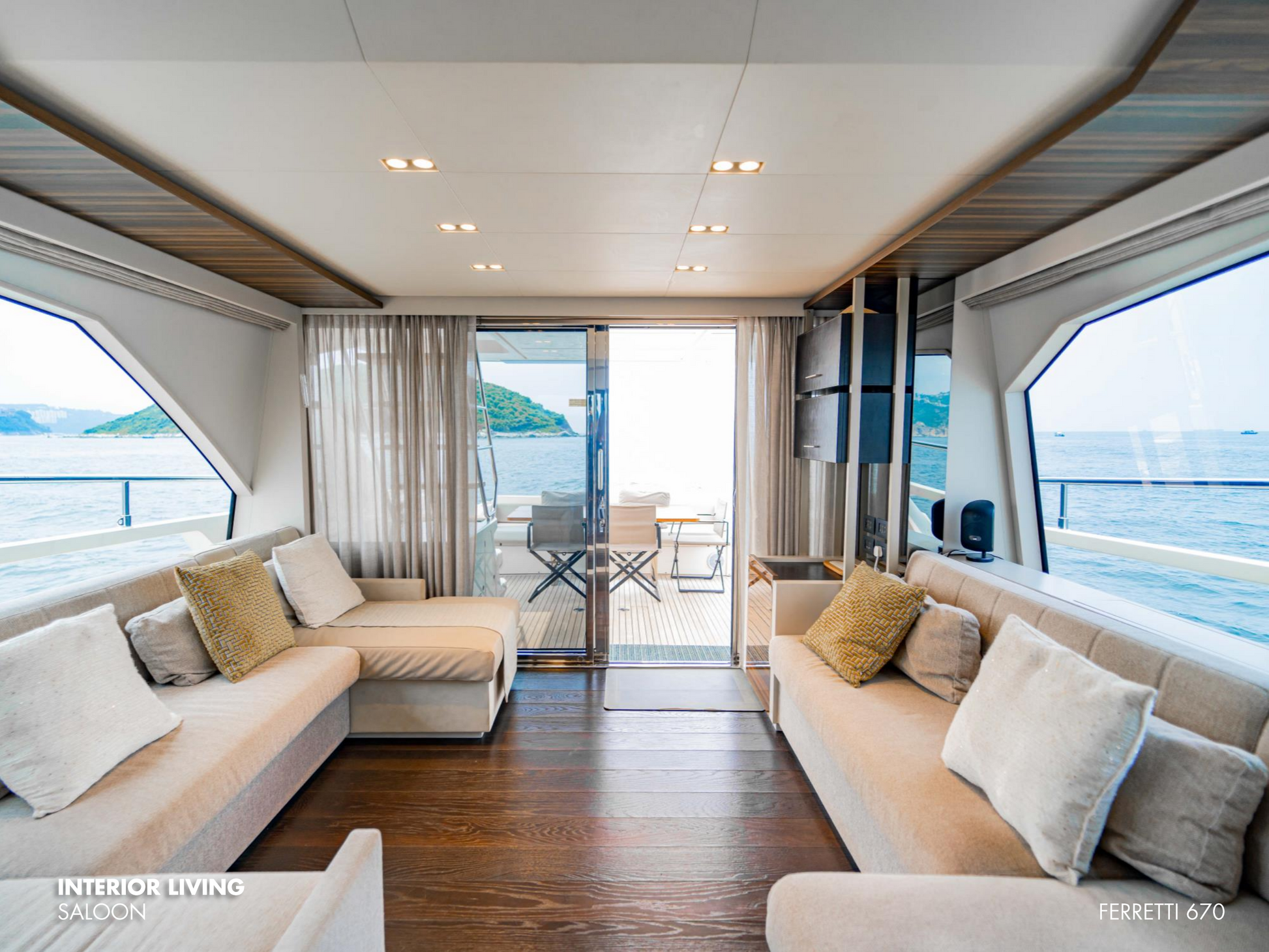 2019 FERRETTI 670 BF